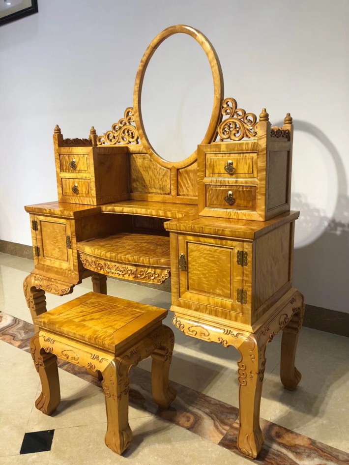 金絲楠木化妝臺